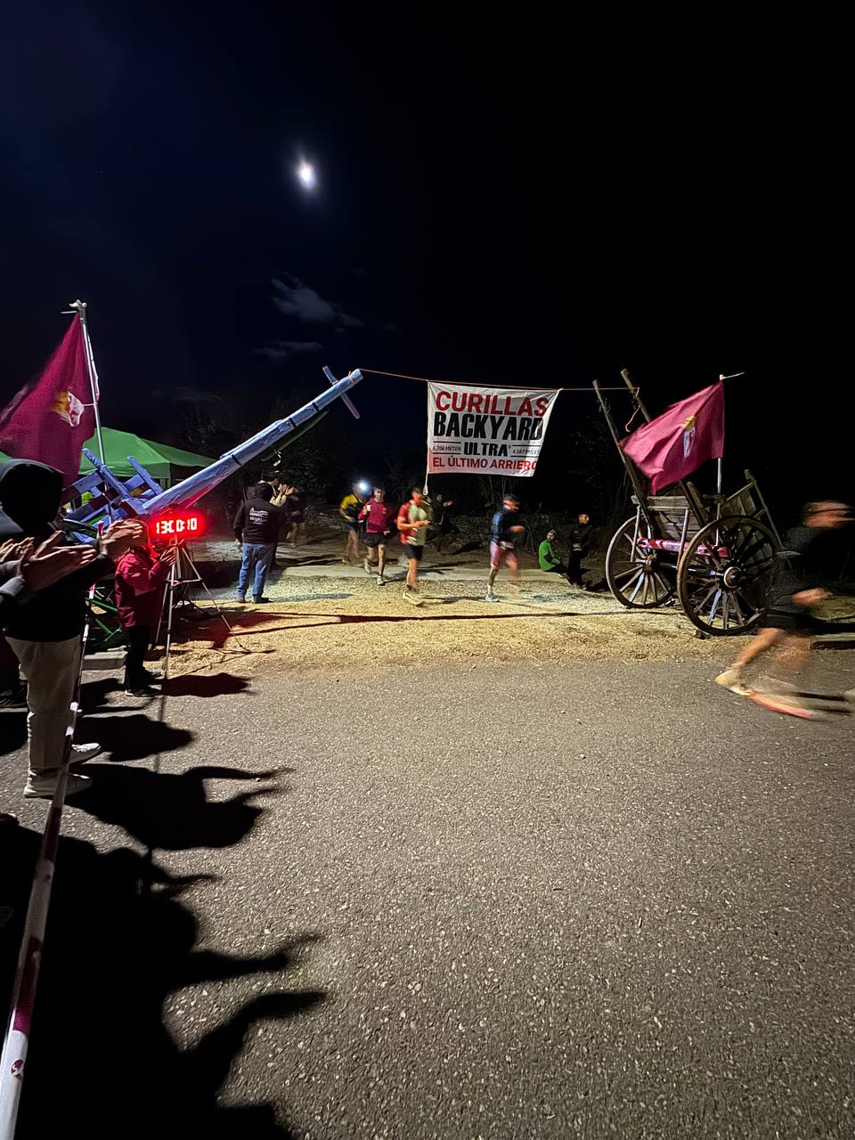 Paso nocturno de la Backyard Ultra Curillas